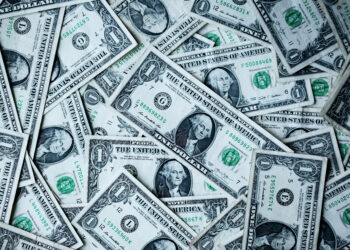 Le budget américain entretient la faiblesse du dollar