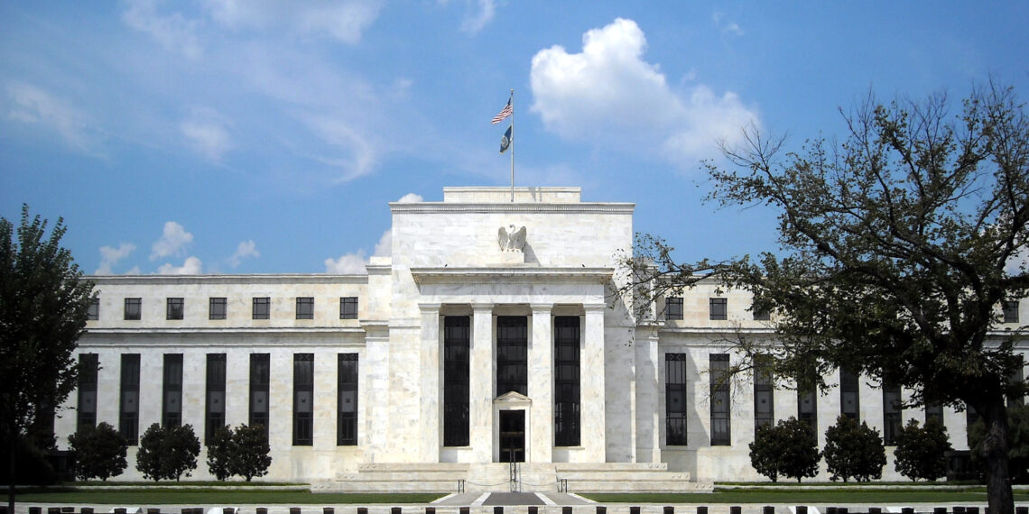 Un assouplissement monétaire isolé de la Fed pèsera sur le dollar américain