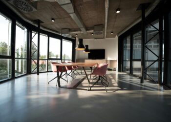 CBRE Switzerland publie les chiffres du deuxième trimestre 2025 sur l’offre de bureaux en Suisse.