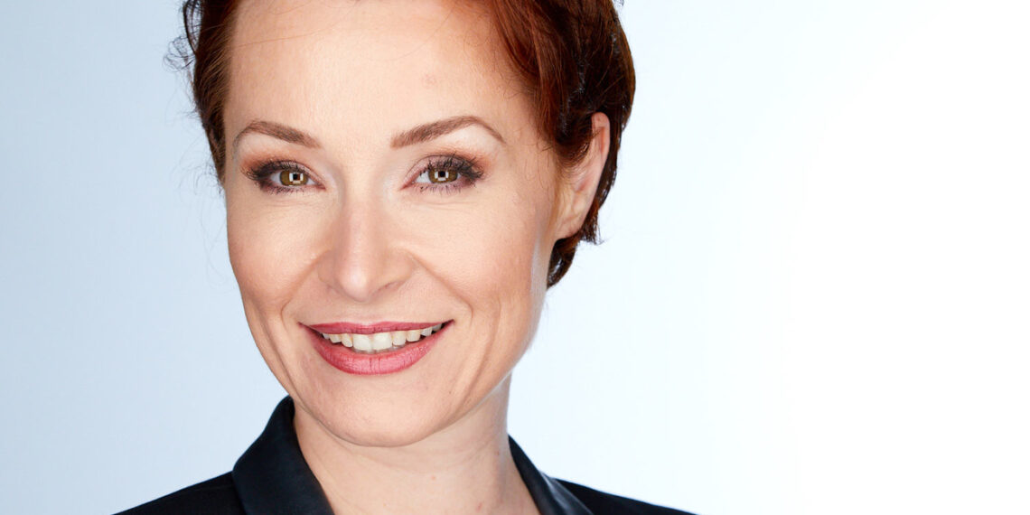 Lauriane Mounard, figure suisse des ressources humaines, sacrée CHRO of the Year par HRO Today EMEA