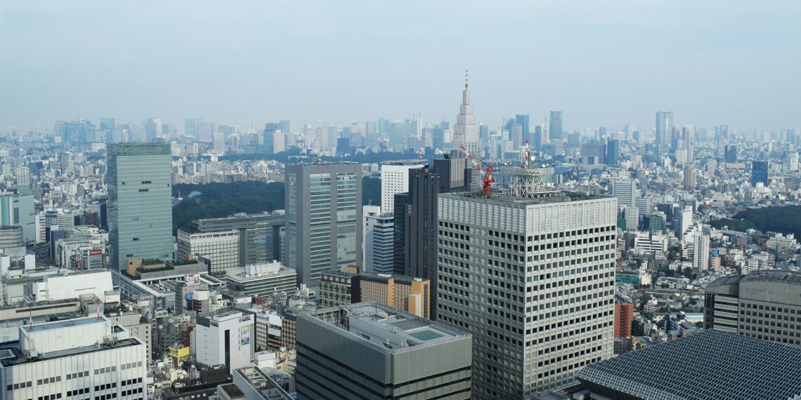Japon : le marché boursier bénéficie du changement structurel et de stabilité politique